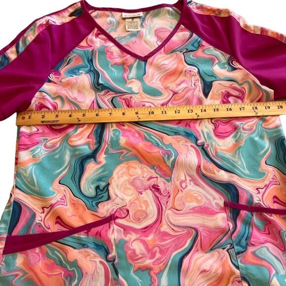 Scrubstar Pink Marble Print Scrub Top. Two Front Pockets with Pen Pocket. Sz Med - Picture 6 of 8